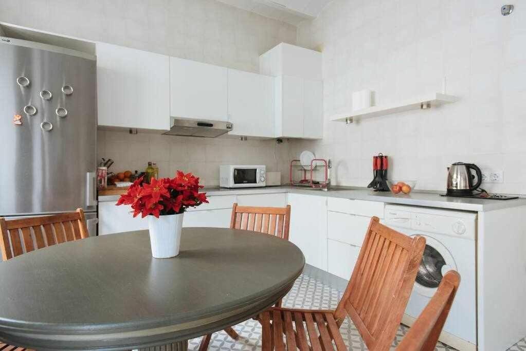 Apartamento Con Parking Jesus Del Gran Poder Seville Luaran gambar