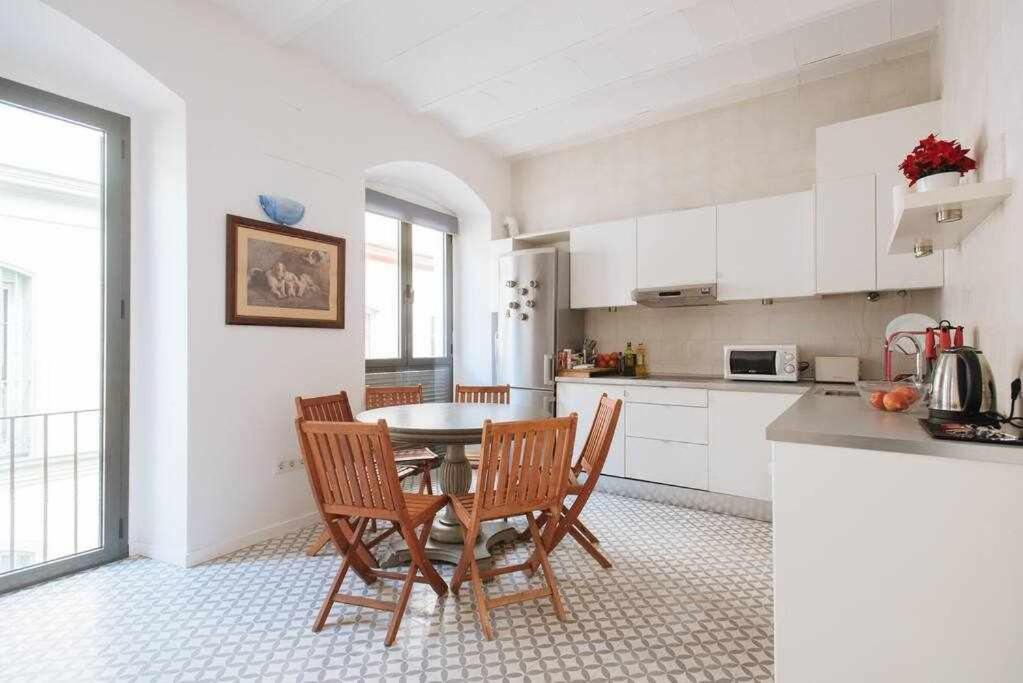 Apartamento Con Parking Jesus Del Gran Poder Seville Luaran gambar