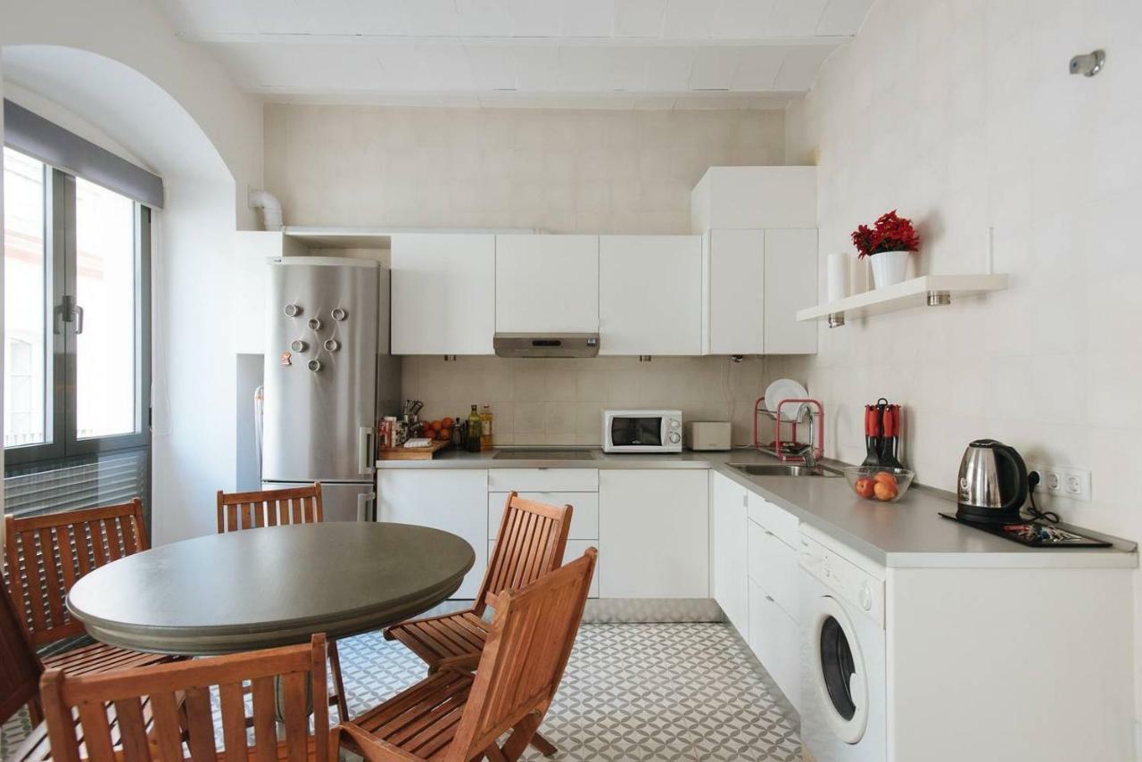 Apartamento Con Parking Jesus Del Gran Poder Seville Luaran gambar